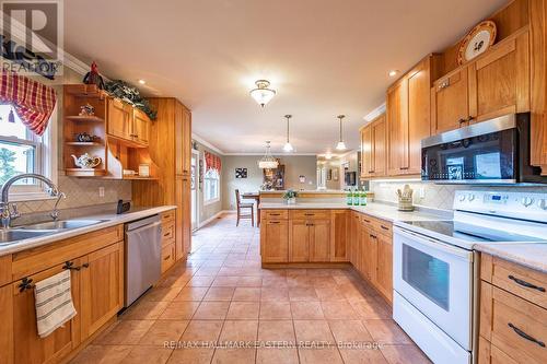 177 Packer Road, Alnwick/Haldimand, ON - Indoor Photo Showing Kitchen With Double Sink