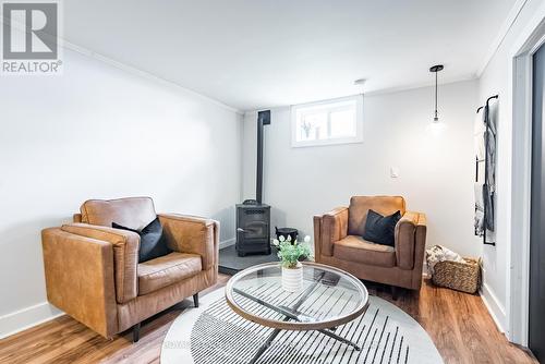 298 Glenarm Road, Kawartha Lakes, ON - Indoor Photo Showing Living Room