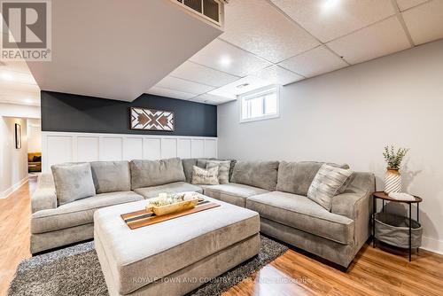 298 Glenarm Road, Kawartha Lakes, ON - Indoor Photo Showing Living Room