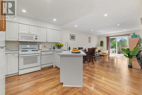 1372 Lillico Crescent, Peterborough (Monaghan), ON - Indoor Photo Showing Kitchen