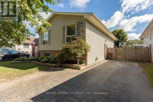 55 Melanie Drive E, Aylmer (Ay), ON - Indoor Photo Showing Living Room