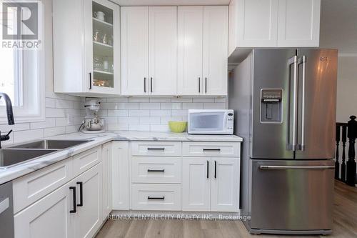 55 Melanie Drive E, Aylmer (Ay), ON - Indoor Photo Showing Kitchen With Double Sink