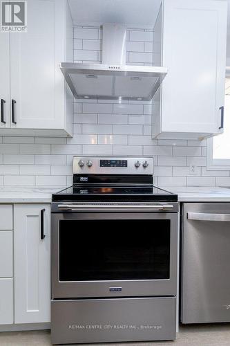 55 Melanie Drive E, Aylmer (Ay), ON - Indoor Photo Showing Kitchen With Upgraded Kitchen