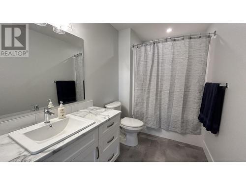 6 105 Forest Ridge Road, 100 Mile House, BC - Indoor Photo Showing Bathroom