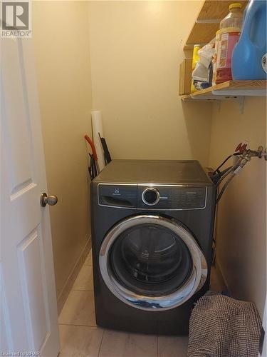 1194 King Street, Cambridge, ON - Indoor Photo Showing Laundry Room
