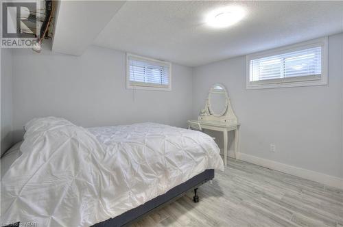 16 Clearview Drive, Cambridge, ON - Indoor Photo Showing Bedroom