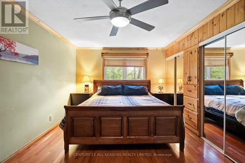 1171 Straggle Lake Drive, Dysart Et Al, ON - Indoor Photo Showing Bedroom