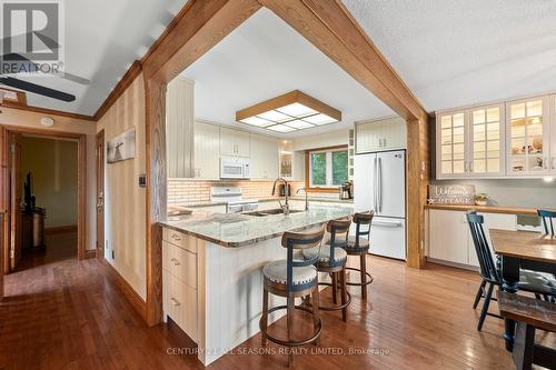 1171 Straggle Lake Drive, Dysart Et Al, ON - Indoor Photo Showing Dining Room