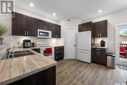 462 Forget Street, Regina, SK - Indoor Photo Showing Kitchen With Double Sink