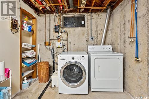 1515 Shannon Crescent, Saskatoon, SK - Indoor Photo Showing Laundry Room