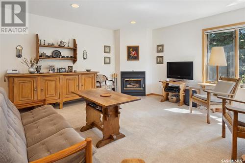 1515 Shannon Crescent, Saskatoon, SK - Indoor Photo Showing Living Room With Fireplace