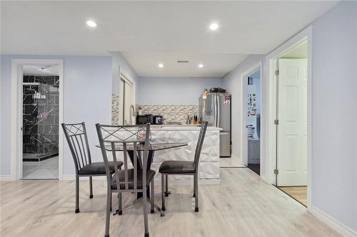 19 Sheridan Drive, Hamilton, ON - Indoor Photo Showing Dining Room