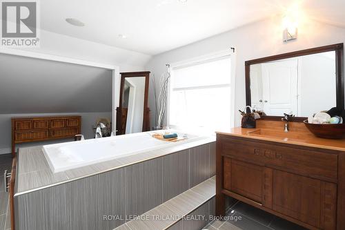 48789 Dexter Line, Malahide, ON - Indoor Photo Showing Bathroom