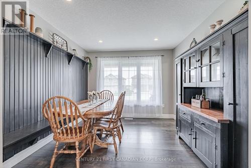 181 Gilmour Drive, Lucan Biddulph (Lucan), ON - Indoor Photo Showing Dining Room