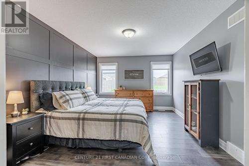 181 Gilmour Drive, Lucan Biddulph (Lucan), ON - Indoor Photo Showing Bedroom