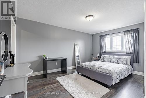 181 Gilmour Drive, Lucan Biddulph (Lucan), ON - Indoor Photo Showing Bedroom