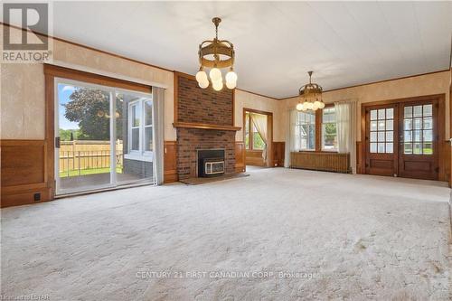 236 Colonel Bostwick Street, Central Elgin (Port Stanley), ON - Indoor With Fireplace