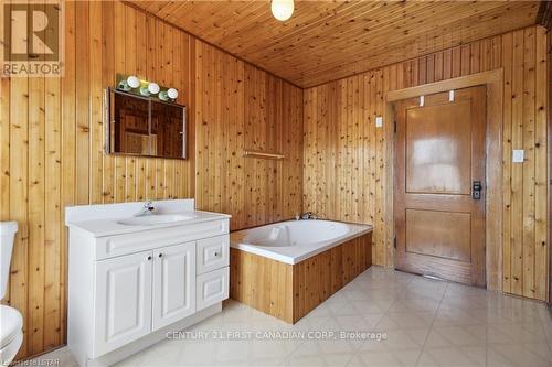 236 Colonel Bostwick Street, Central Elgin (Port Stanley), ON - Indoor Photo Showing Bathroom