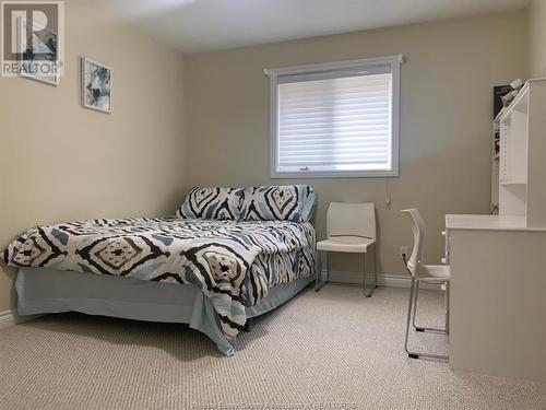 596 Lisa Crescent, Windsor, ON - Indoor Photo Showing Bedroom