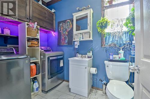1070 Hickory Road, Windsor, ON - Indoor Photo Showing Bathroom