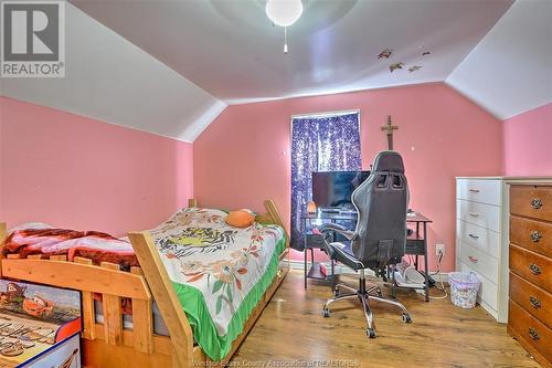 1070 Hickory Road, Windsor, ON - Indoor Photo Showing Bedroom