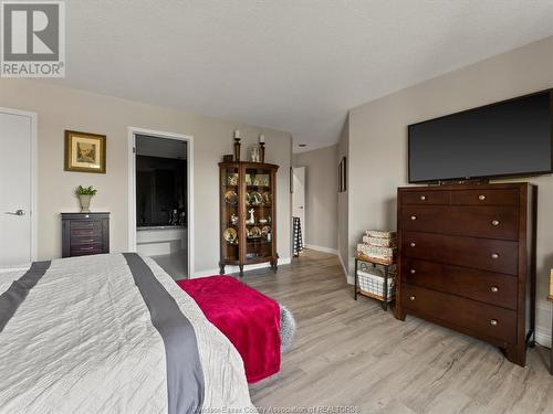 5151 Riverside East Unit# 304, Windsor, ON - Indoor Photo Showing Bedroom