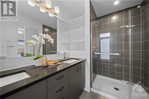 887 Solarium Avenue, Manotick, ON - Indoor Photo Showing Bathroom