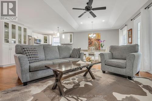 13 Baldwin Place, Cramahe (Colborne), ON - Indoor Photo Showing Living Room