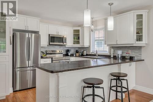 13 Baldwin Place, Cramahe (Colborne), ON - Indoor Photo Showing Kitchen With Upgraded Kitchen