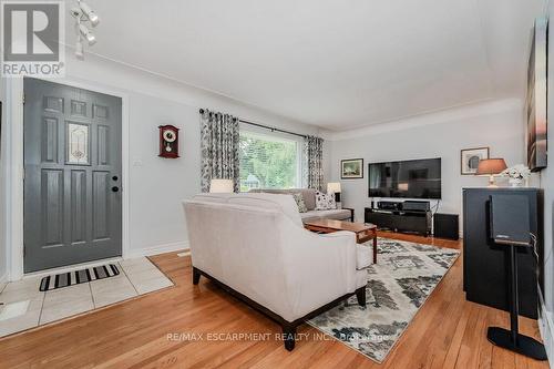 55 Admiral Road, Kitchener, ON - Indoor Photo Showing Living Room