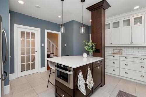 1191 Grosvenor Avenue, Winnipeg, MB - Indoor Photo Showing Kitchen