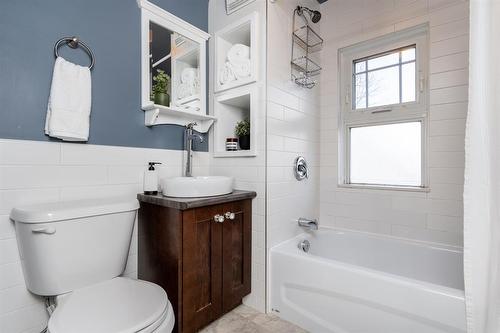 1191 Grosvenor Avenue, Winnipeg, MB - Indoor Photo Showing Bathroom