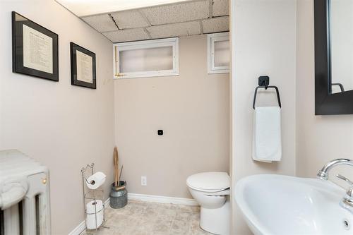 1191 Grosvenor Avenue, Winnipeg, MB - Indoor Photo Showing Bathroom