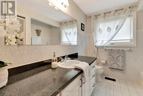 41 Crawford Drive, Hamilton, ON - Indoor Photo Showing Bathroom