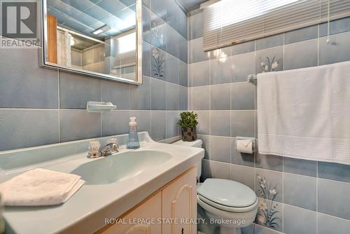 41 Crawford Drive, Hamilton, ON - Indoor Photo Showing Bathroom