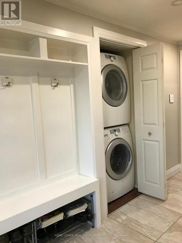 2719 Kinnerton Crescent, Mississauga, ON - Indoor Photo Showing Laundry Room