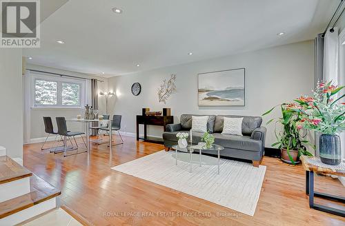 4161 Garrowhill Trail, Mississauga, ON - Indoor Photo Showing Living Room