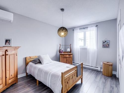 Chambre Ã Â coucher - 1202 Rue De Neuville, Gatineau (Masson-Angers), QC - Indoor Photo Showing Bedroom