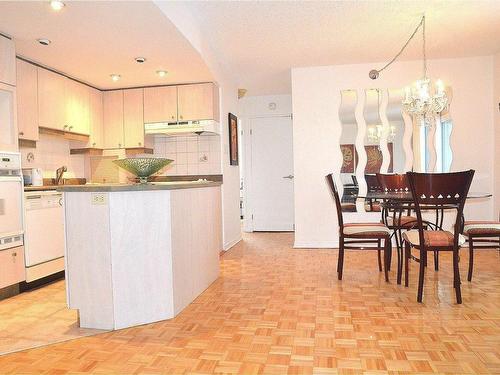 Dining room - 712-3470 Rue Simpson, Montréal (Ville-Marie), QC - Indoor Photo Showing Kitchen