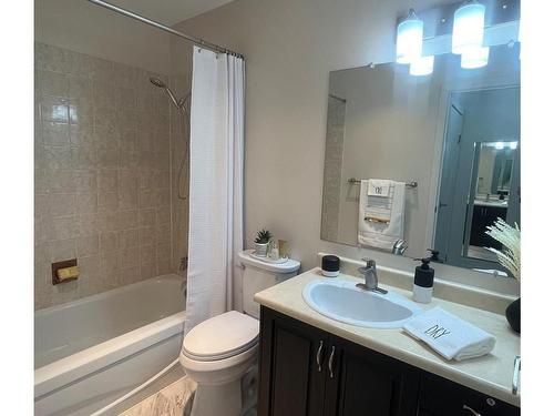 305-130 Sunningdale Rd East, Qualicum Beach, BC - Indoor Photo Showing Bathroom