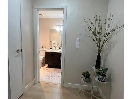 305-130 Sunningdale Rd East, Qualicum Beach, BC - Indoor Photo Showing Bathroom