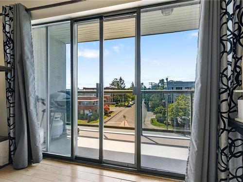 409-2747 Quadra St, Victoria, BC -  Photo Showing Other Room