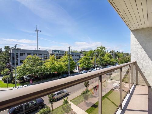 409-2747 Quadra St, Victoria, BC - Outdoor With View