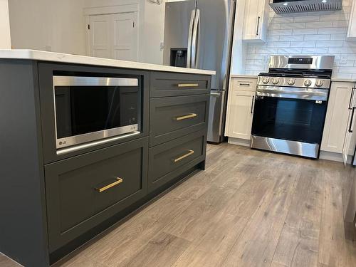 1367 Burfield Drive, Sun Peaks, BC - Indoor Photo Showing Kitchen