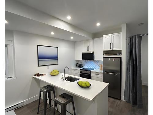 1365 Burfield Drive, Sun Peaks, BC - Indoor Photo Showing Kitchen