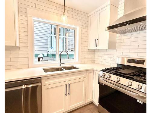 1365 Burfield Drive, Sun Peaks, BC - Indoor Photo Showing Kitchen With Double Sink With Upgraded Kitchen