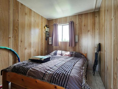 4405 Big Bar Rd, Clinton, BC - Indoor Photo Showing Bedroom