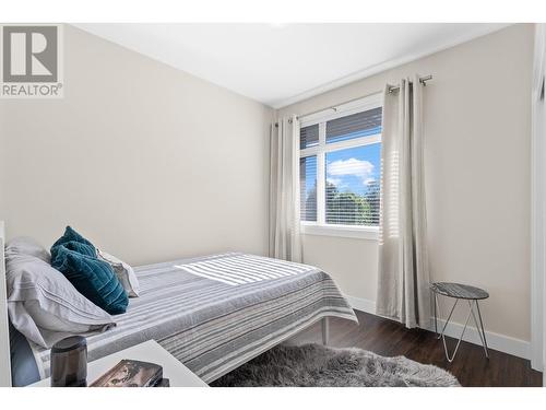 1102 Cameron Avenue Unit# 55, Kelowna, BC - Indoor Photo Showing Bedroom