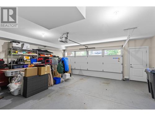 1102 Cameron Avenue Unit# 55, Kelowna, BC - Indoor Photo Showing Garage