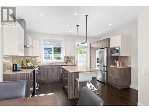 1102 Cameron Avenue Unit# 55, Kelowna, BC - Indoor Photo Showing Kitchen With Stainless Steel Kitchen With Upgraded Kitchen